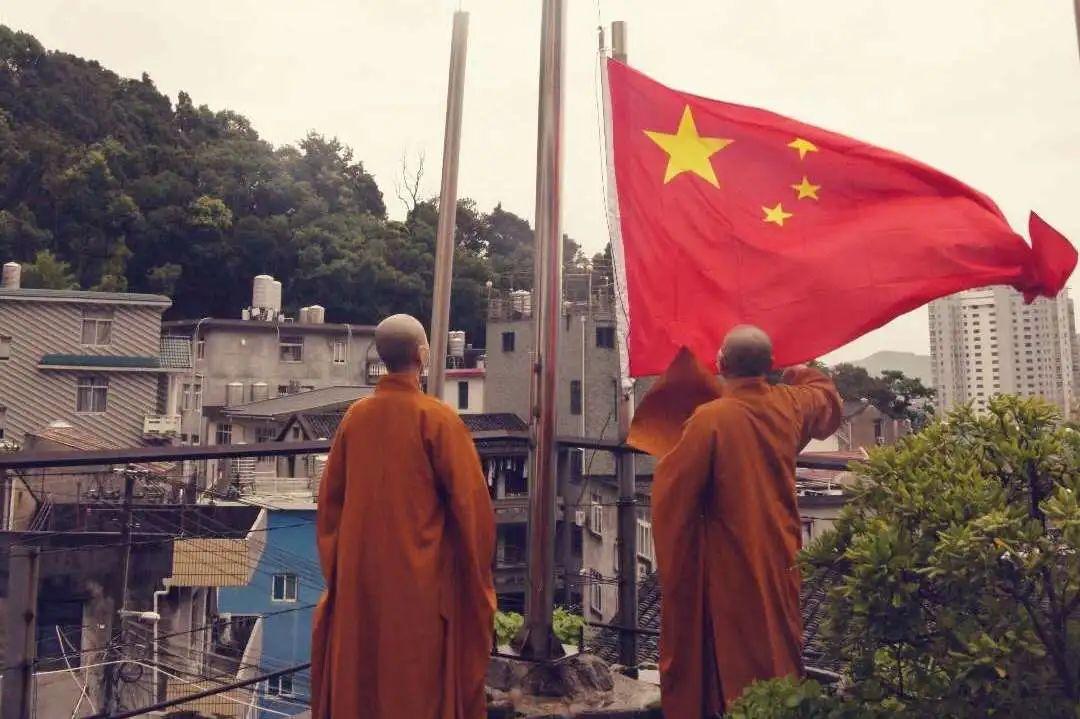 逃离倒影森林